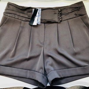 Jacob army green dress shorts L